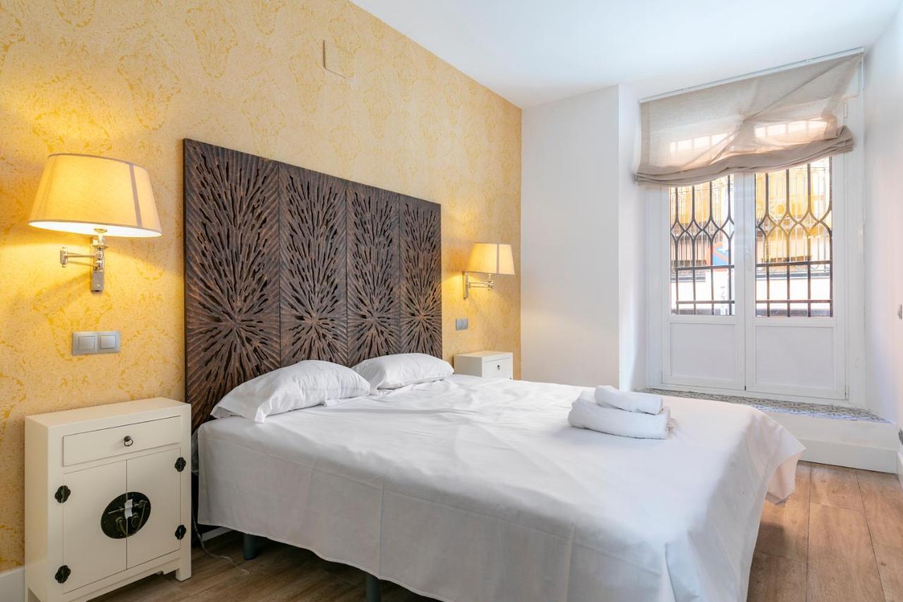 Homeabout Premium Malasana Apartment Madrid Bagian luar foto