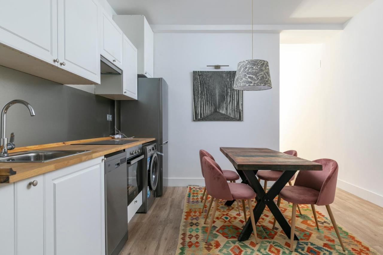 Homeabout Premium Malasana Apartment Madrid Bagian luar foto