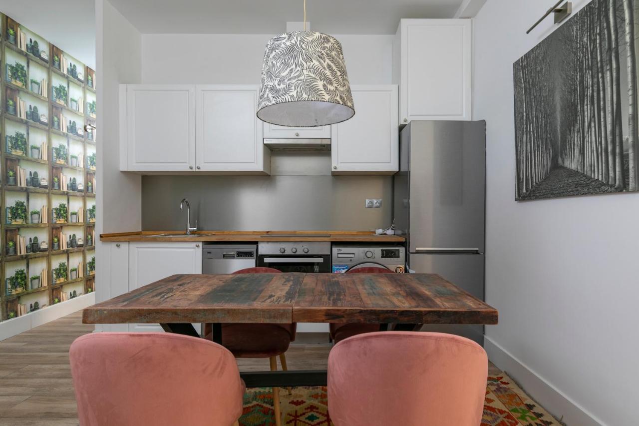 Homeabout Premium Malasana Apartment Madrid Bagian luar foto